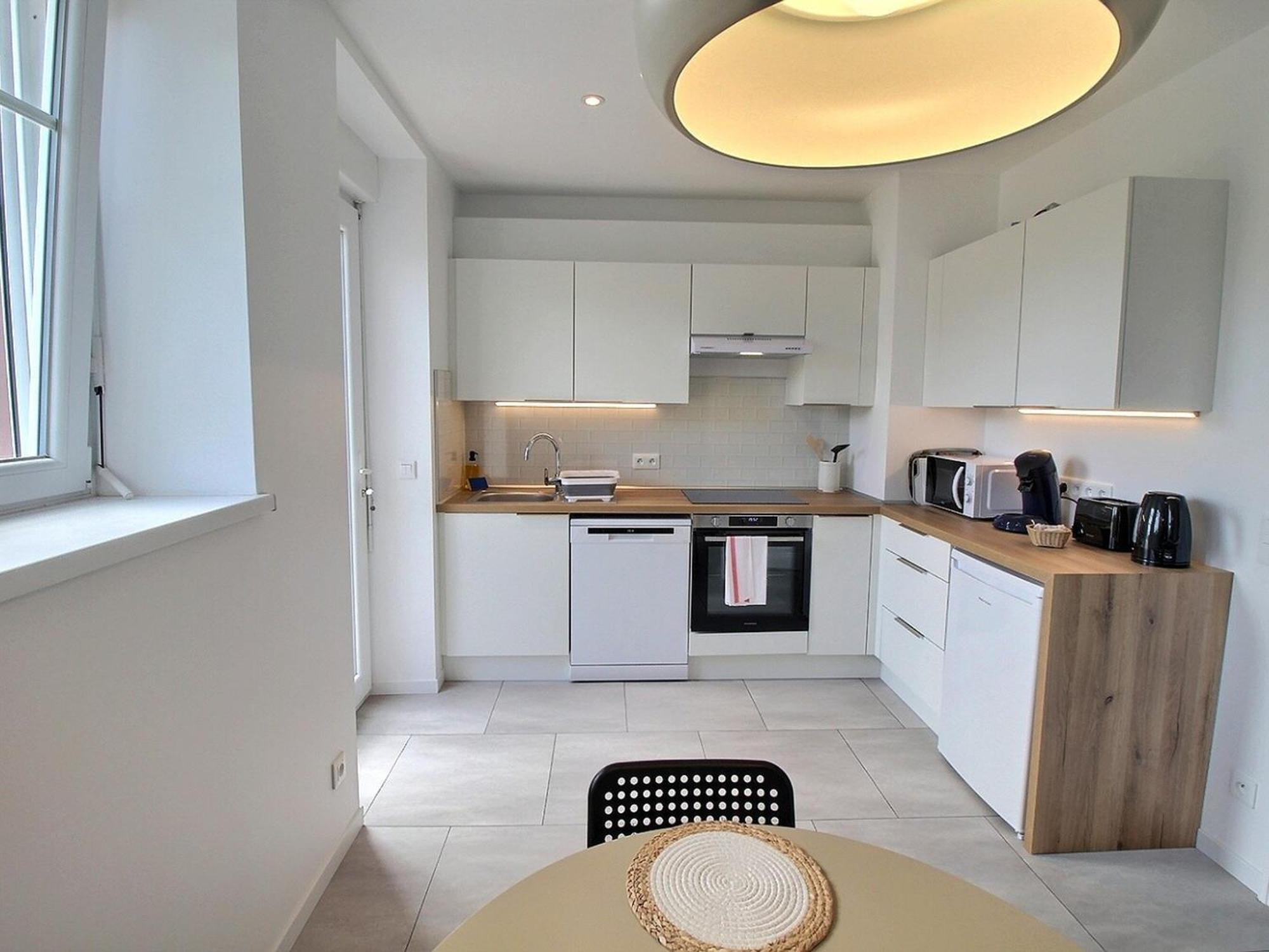 Renove A Avec Jardin Et Terrasse - Fr-1-722-11 *